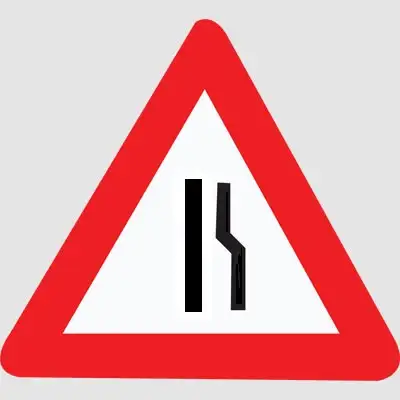 दाहिने तिरबाट साँघुरिएको बाटो